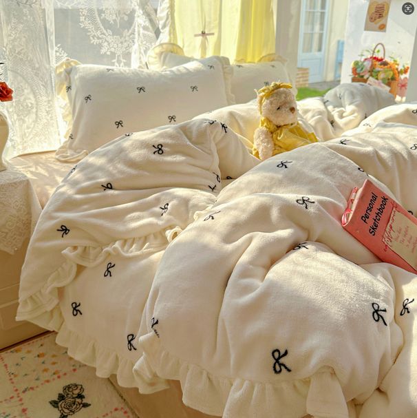 Wholesale Korean Style Princess Ruffled Lace Milk Velvet Four-Piece Winter Warm Bowknot Flannel 4-Piece Set_maomaolike.com