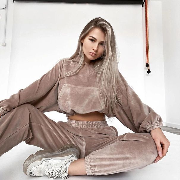Women's Clothing fashion sports suit long sleeved hooded sweatshirt trousers two piece suit_maomaolike.com