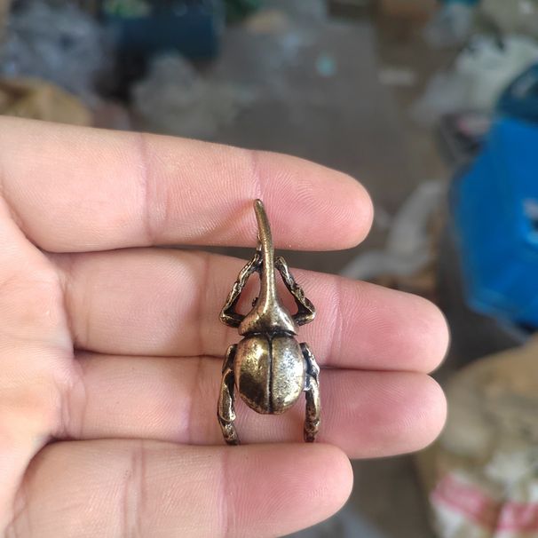 Cross-Border Prank Big Beetle Top-sale Cockroach Alloy Small Ornament Metal Door Cabinet Stall Copper Insect_maomaolike.com