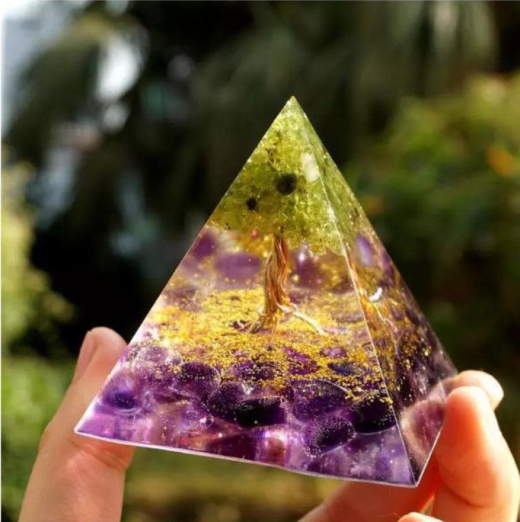 Pyramid Decoration Natural Crystal Gravel Energy Tower_maomaolike.com