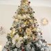 6FT/7FT Artificial Falling Snow Christmas Tree White Flocking With Plastic Silver Ball Bouquet LED Light Decoration & Metal Stand For Indoor Or Outdoor Use_maomaolike.com