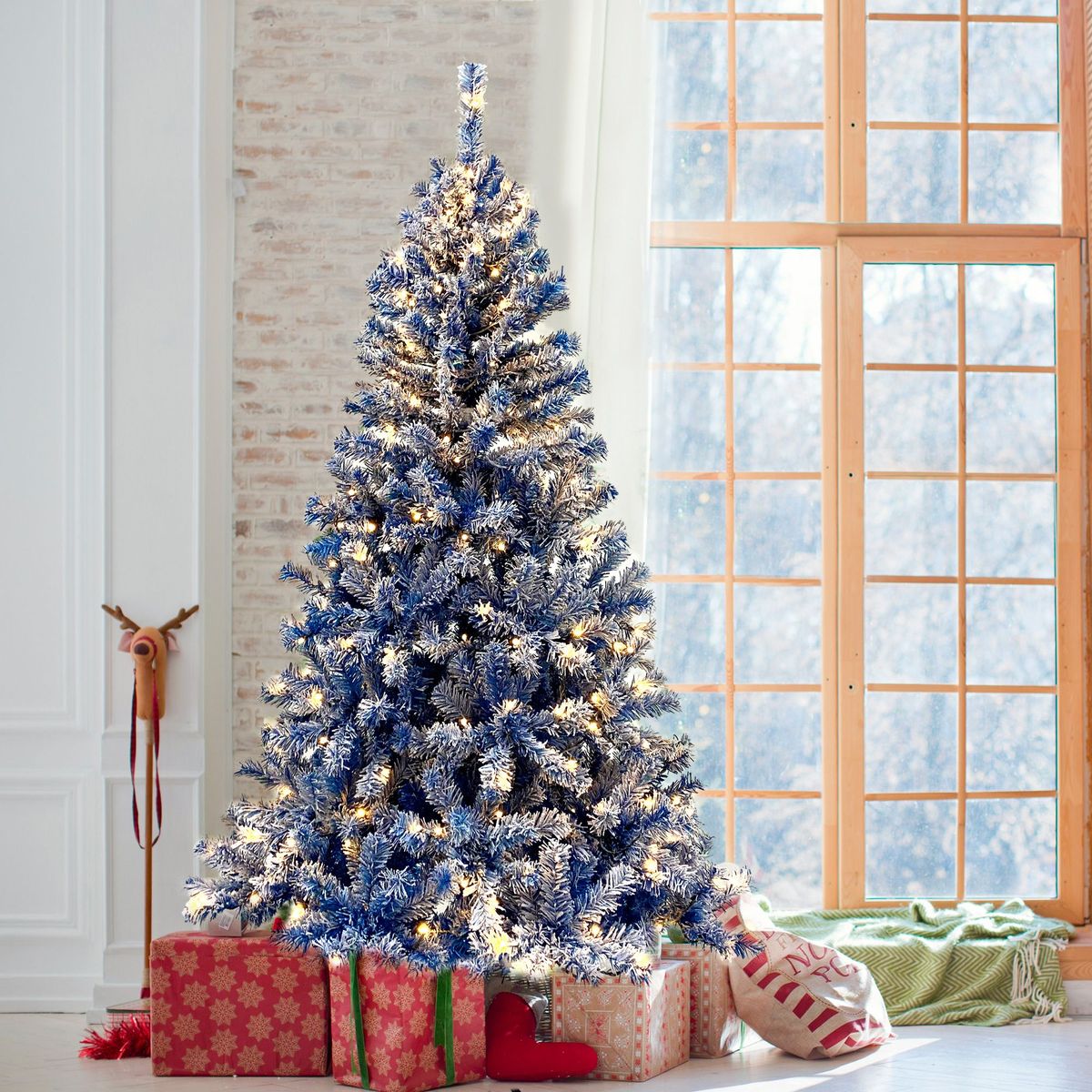 6FT Pre-Lit Hinged Artificial Fir ChristmasTree, Xmas Tree Snow Flocked Artificial Holiday Christmas Tree W/750 Branch Tips X-mas_maomaolike.com