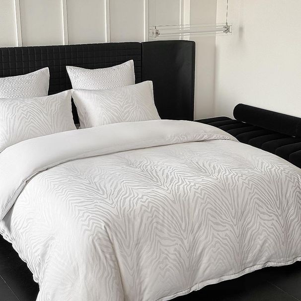 Light Luxury Simple Jacquard Matte Quilt Set Full Size_maomaolike.com