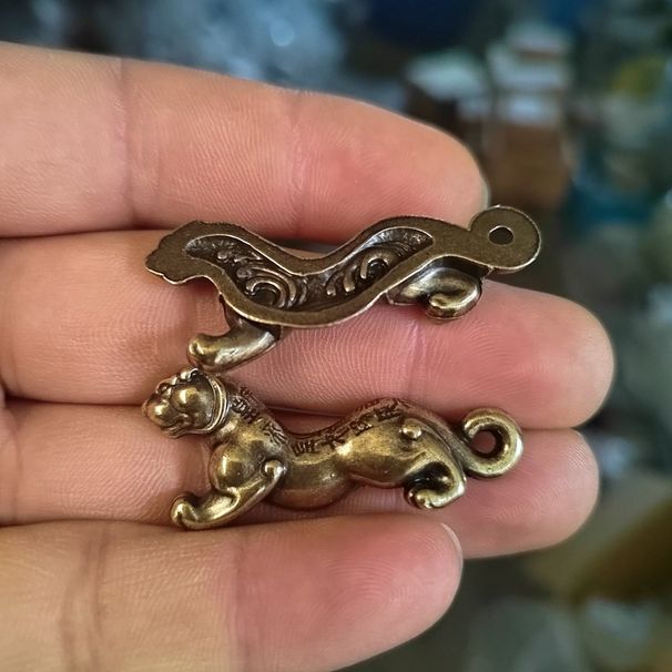 Wholesale Copper Ornament Antique Copperware Solid Brass Tiger Seal Military Talisman Power Token Home Office_maomaolike.com