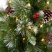 4.5 Ft Glitter Bristle Mixed Hinged Tree With Red Berry And Pine Cones And 200 Lights, 407 Branch Tips_maomaolike.com