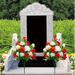 Artificial Cemetery Flowers - Outdoor Funeral Rose Bouquet, Long-Lasting Artificial Memorial Wreath, No Batteries Required_maomaolike.com