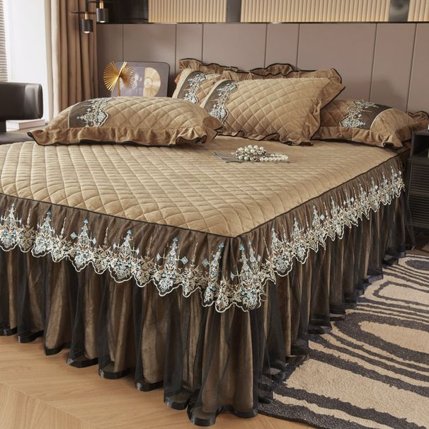 European Quilted Thickened Skirt Three-Piece Set 1.8m Princess Style Lace Sheet 1.5m Non-Slip Bed Cover_maomaolike.com