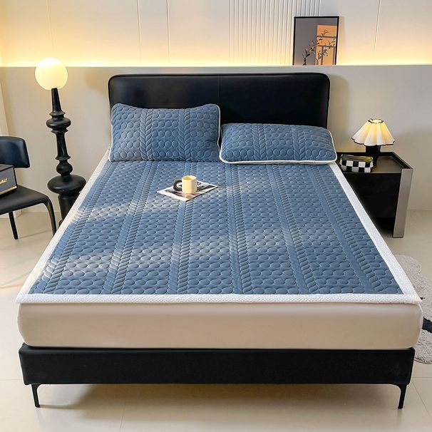 Factory Wholesale Solid Color Thickened Crystal Velvet Bed Protector Quilted European Style Pattern Mattress Export Foreign Trade_maomaolike.com
