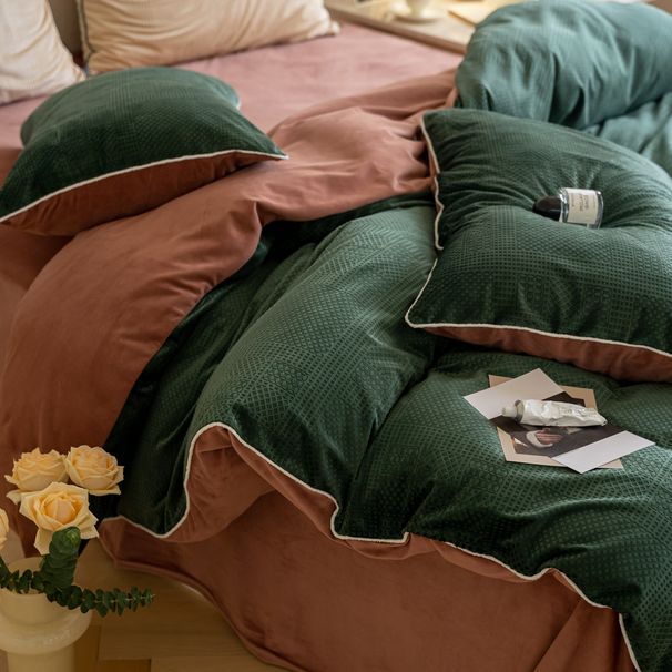 Wholesale INS Style Waffle Four-Piece Autumn Winter Thickened Crystal Warm Embroidered Baby Velvet 4-Piece Set_maomaolike.com