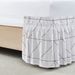 Black And White Plaid Single Piece Elastic Pleated Bed Apron Hotel Linen Bedside Skirt_maomaolike.com