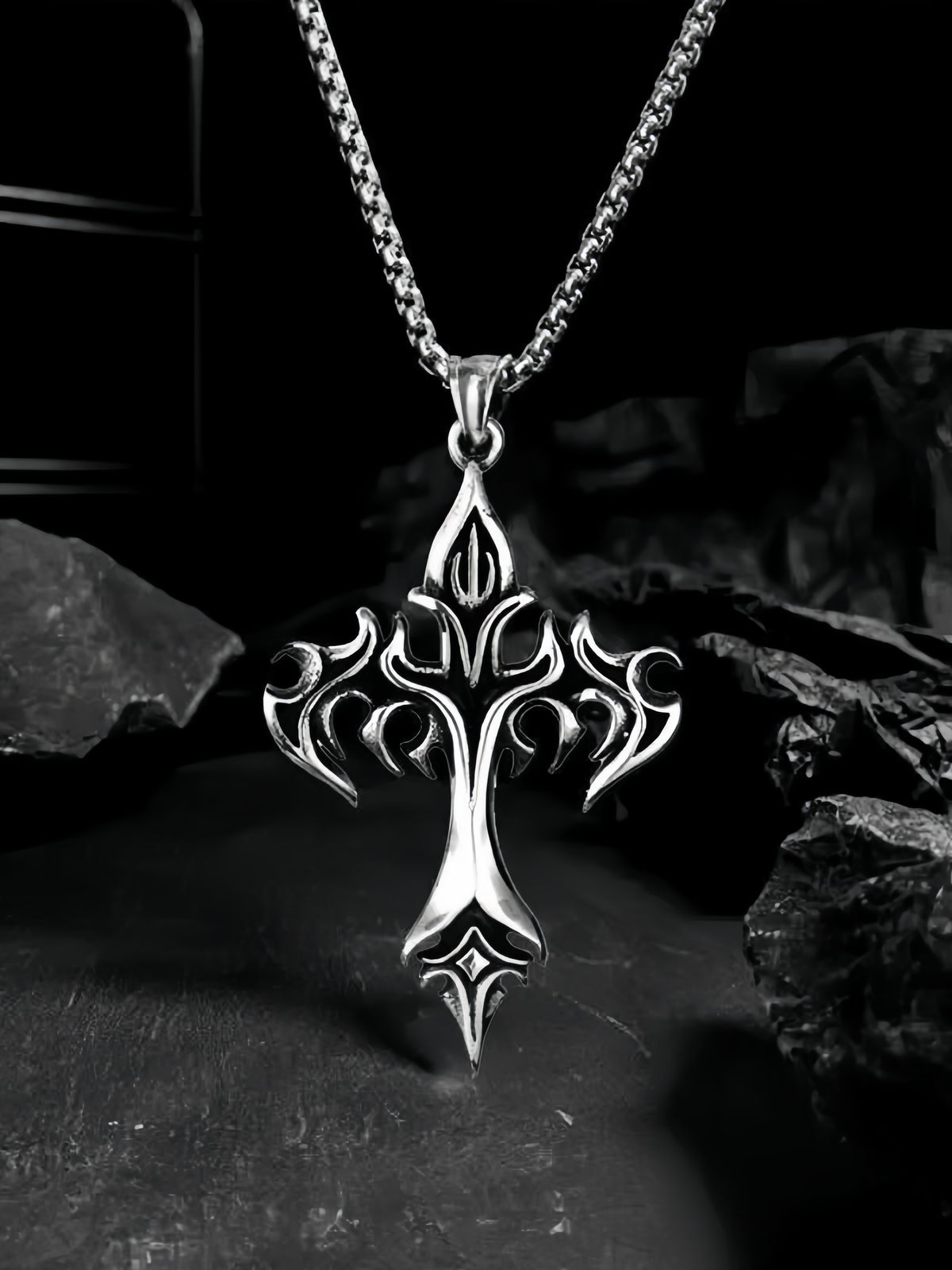1PCS Retro Flame Cross Pendant Necklace Men's And Women's Long Chain Punk Gothic Fashion Accessories_maomaolike.com
