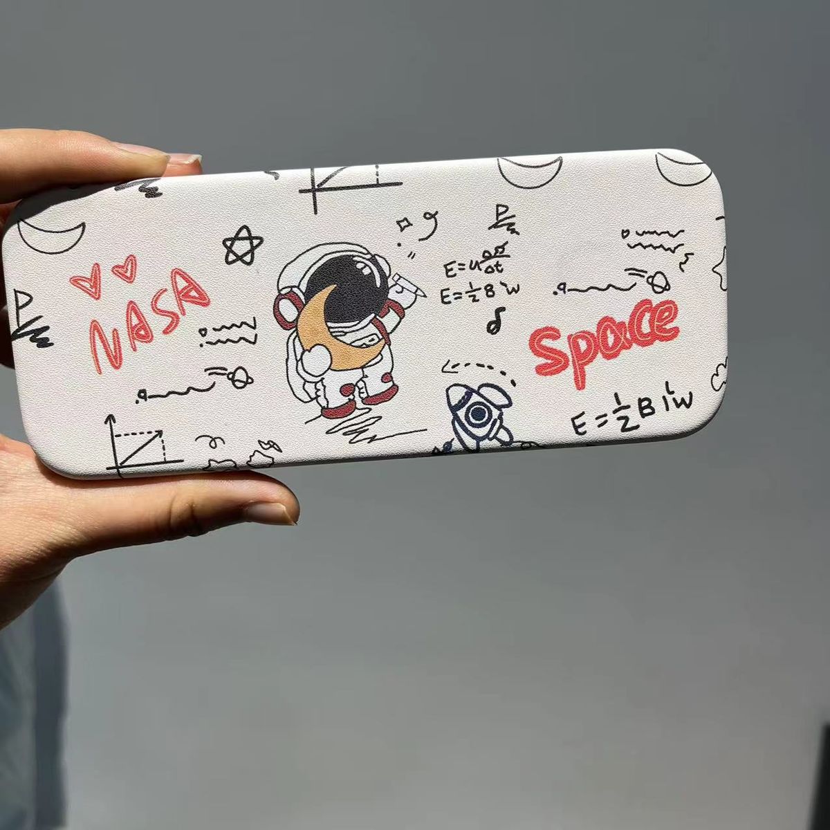 Unisex Astronaut glasses case men's portable pressure-resistant high-end women's light eye storage box sun glasses box_maomaolike.com