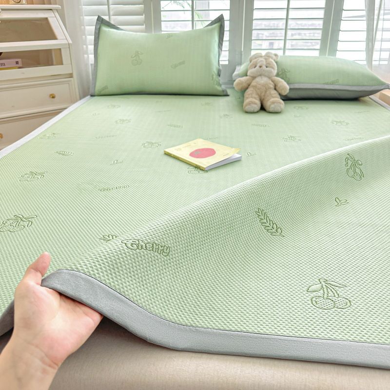 Wholesale Cool PE Silk Washable Summer Cooling Three-Piece Set Non-Slip Foldable Ice Bean Soft Air Conditioning Mat_maomaolike.com
