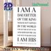 Bible Verse Painting Poster, Minimalist Black Typographic "Daughter Of The King" Scripture Poster, Inspirational Spiritual Decor Idea For Bedroom_maomaolike.com