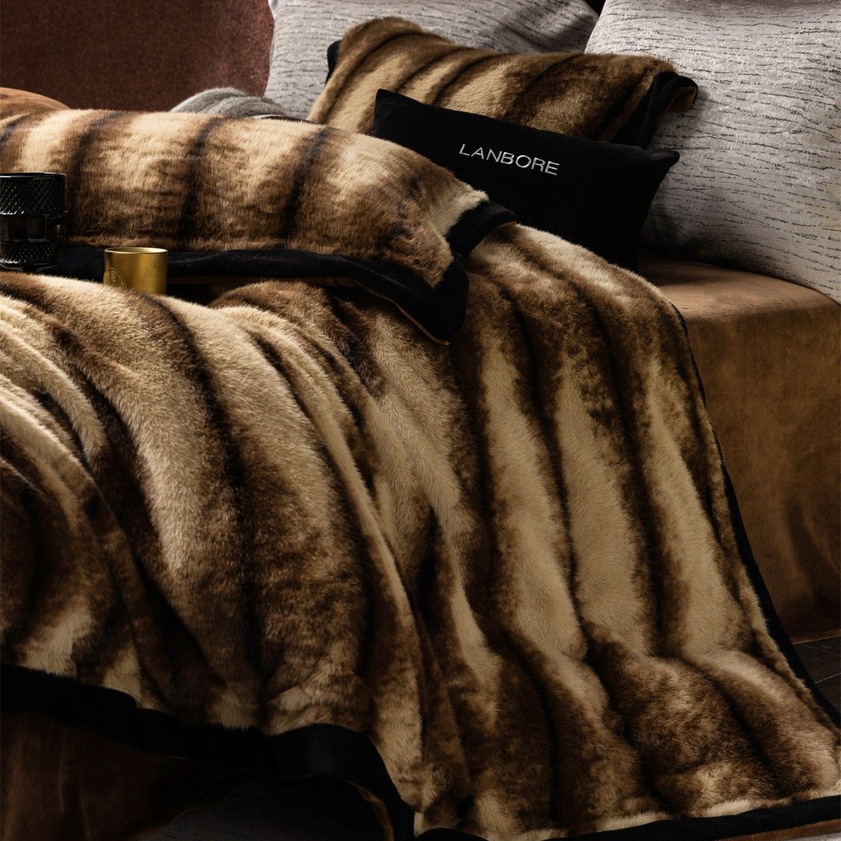 Old Money Light Wild Luxury Style Top-sale Fur Grade Milk Velvet Four-Piece Set Anti-Static Autumn Winter Thickened Bedding Snow_maomaolike.com