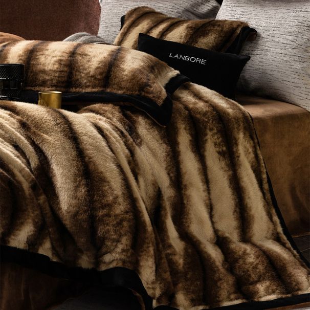Old Money Light Wild Luxury Style Top-sale Fur Grade Milk Velvet Four-Piece Set Anti-Static Autumn Winter Thickened Bedding Snow_maomaolike.com