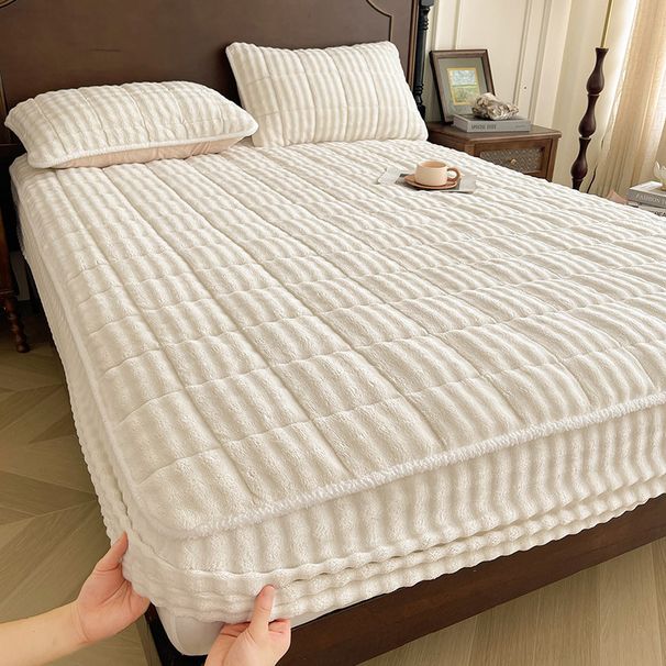 Class A Bubble Milk Velvet Sheet Single Piece Autumn Winter Thickened Coral Fleece Mattress Protector Bed Cover Three-Piece Set 1._maomaolike.com