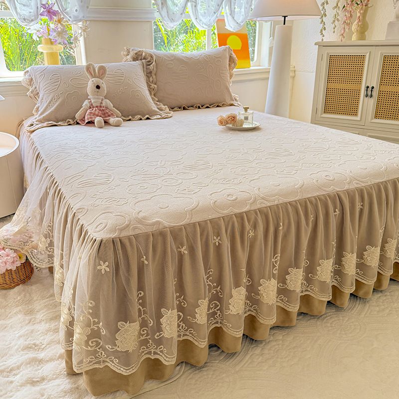 Korean Style Carved Milk Velvet Single Autumn Winter Thickened Skirt Warm Coral Fleece Bed Cover Three-Piece Set_maomaolike.com