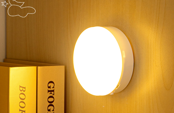 Night Dormitory Bedside Table Lamp, Magnetic Suction Bed-side Tap Light For College Students In The Upper Bunk_maomaolike.com