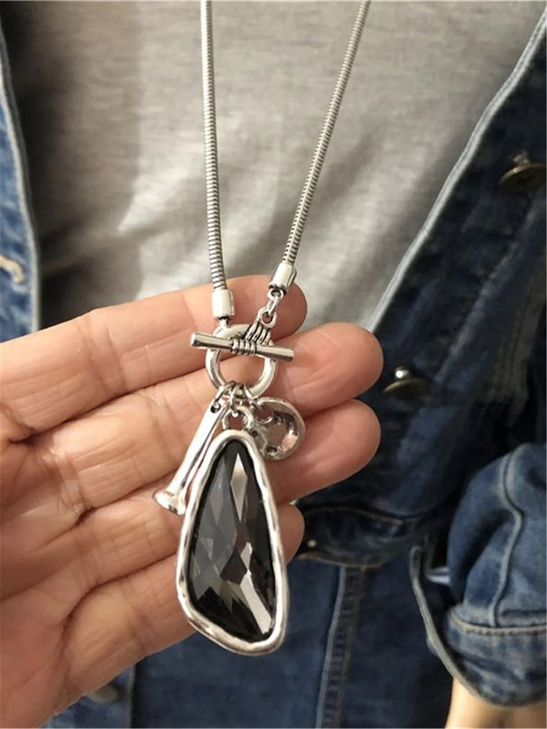 1 Simple And Personalized Long Heterosexual Oversized Irregular Crystal Talisman Sweater Chain Necklace_maomaolike.com