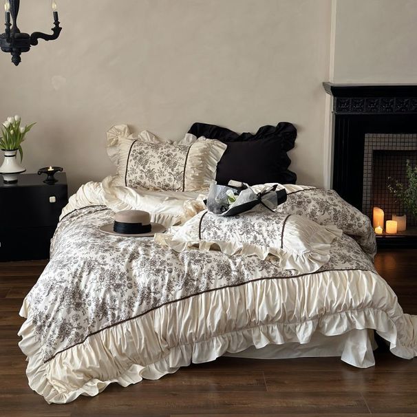 Wholesale INS French Retro Floral Four-Piece Girly Princess Style Pleated Lace Pure Cotton 4-Piece Set_maomaolike.com