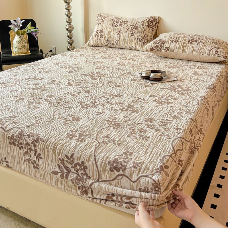 Thickened Carved Milk Coral Single Piece Fleece Student Dormitory Mattress Three-Piece Set Bed Sheet Cover Winter_maomaolike.com