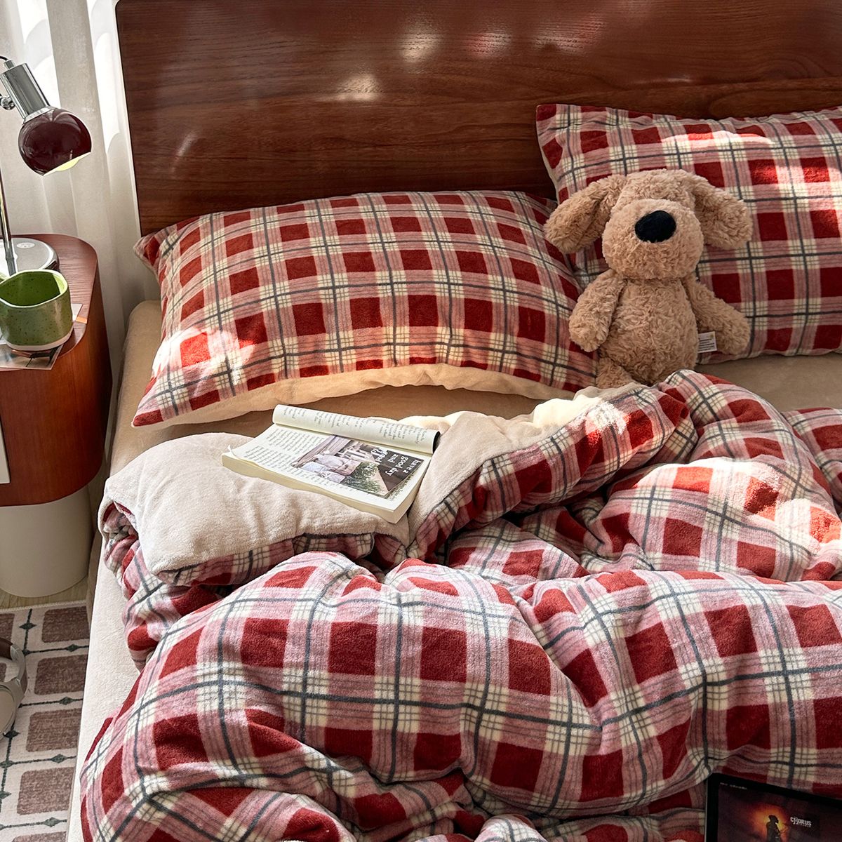 Wholesale Nordic Style Vintage Plaid Milk Velvet Autumn Winter Coral Fleece Warm Flannel Four-Piece Set_maomaolike.com