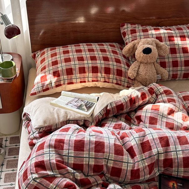 Wholesale Nordic Style Vintage Plaid Milk Velvet Autumn Winter Coral Fleece Warm Flannel Four-Piece Set_maomaolike.com