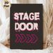 Stage Door Themed Painting Poster, Grunge Style Typography Poster, Bold Distressed Light Pink Lettering With Bright Pink Arrows, Suitable For Theater_maomaolike.com