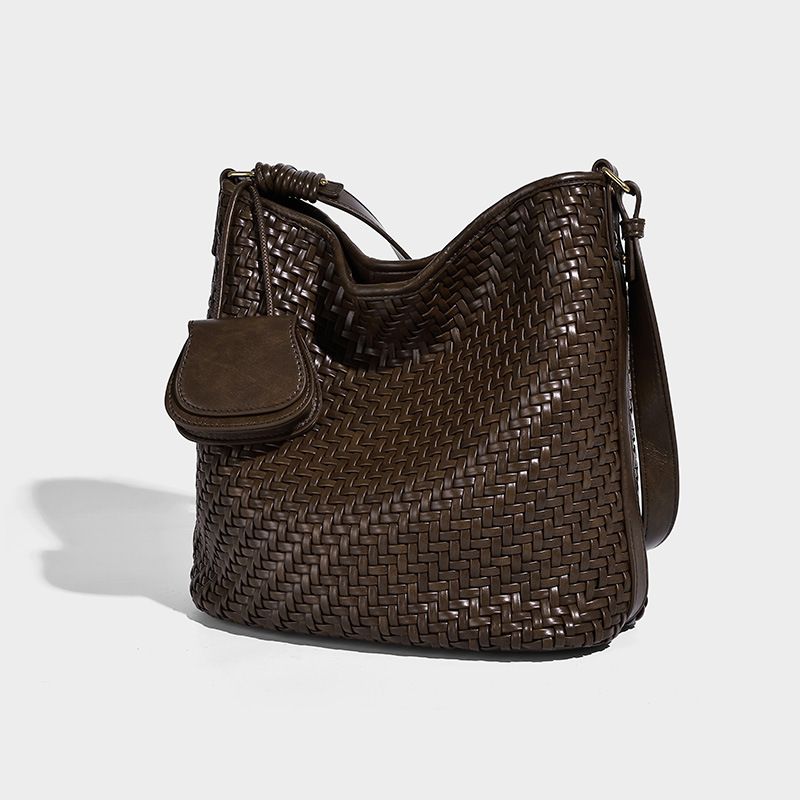 Elegant 2026 Spring/Summer Hand-Woven Large-Capacity Tote Shoulder Underarm Bucket Bag, Commuting Handbag_maomaolike.com