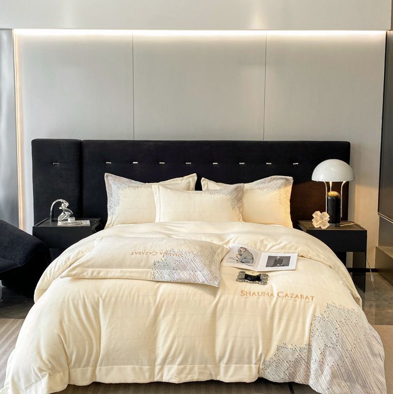 Class A Baby Embroidered Four-Piece Autumn Winter Warm Thickened Milk Velvet Bed Sheet Anti-Static Fleece Set_maomaolike.com