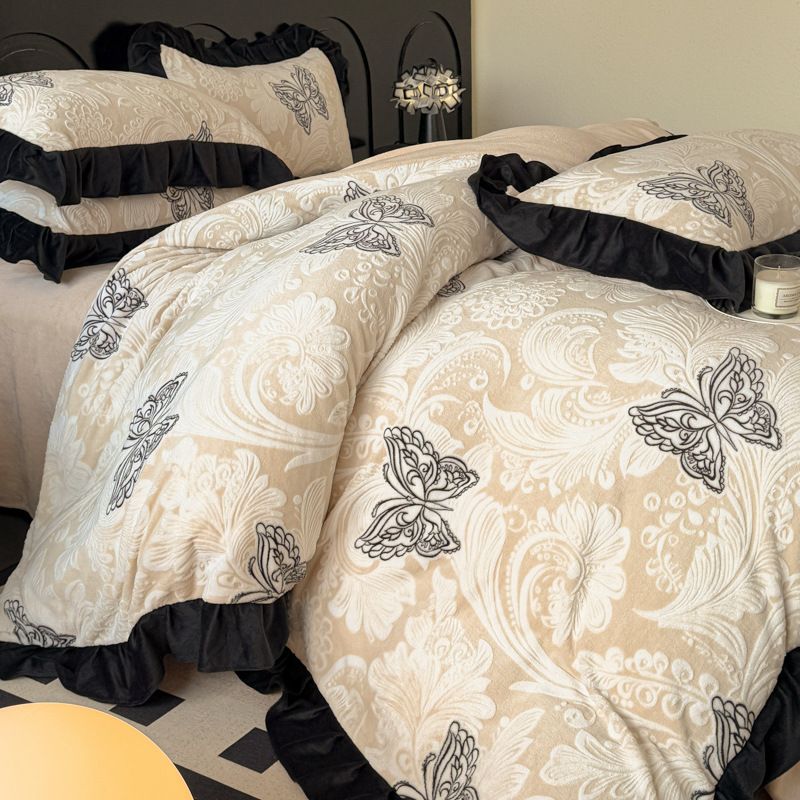 Light Luxury French Retro Hepburn Style Burnout High Weight Embossed Milk Velvet Four-Piece Set Korean Version Black Lace_maomaolike.com