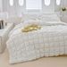 Quilted Comforter Set 3 Pieces Padded Warm Bedding Embossed Design_maomaolike.com