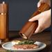 Manual Solid Wood Grinding Seasoning Bottle For Western Restaurant_maomaolike.com