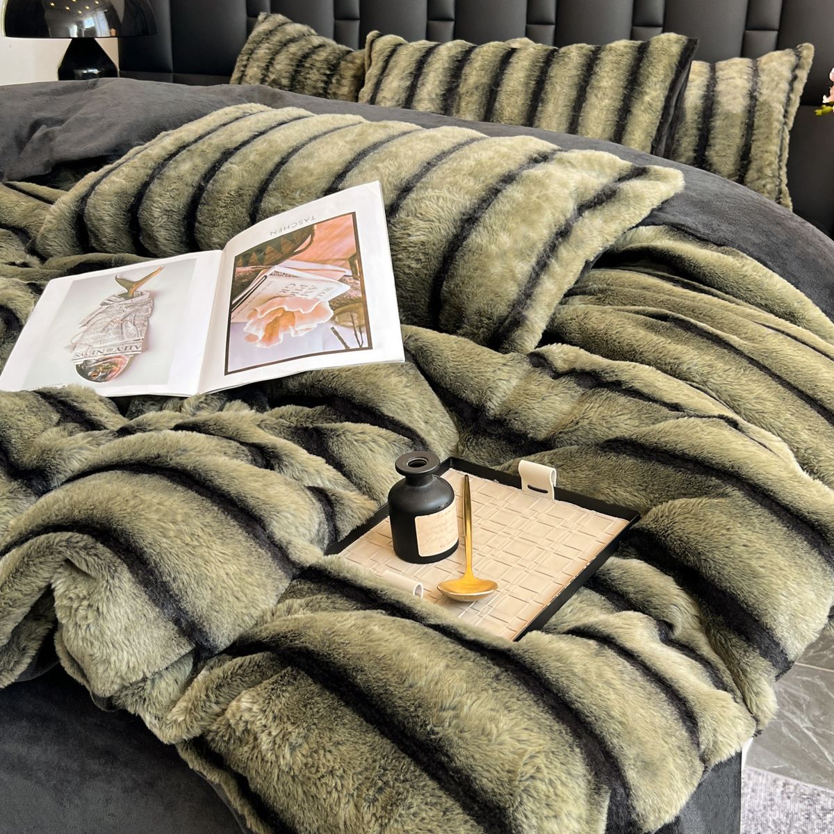 Winter Thickened Warm Rabbit Bedding Four-Piece Set High-End Double-Sided Coral Fleece Duvet Cover Milk Velvet Bed Sheet_maomaolike.com