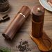 Manual Solid Wood Grinding Seasoning Bottle For Western Restaurant_maomaolike.com