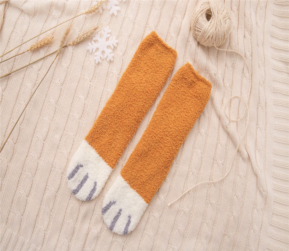 New home coral fleece socks, footprint cat paw pattern sleeping socks, thick warm winter fleece women's socks_maomaolike.com