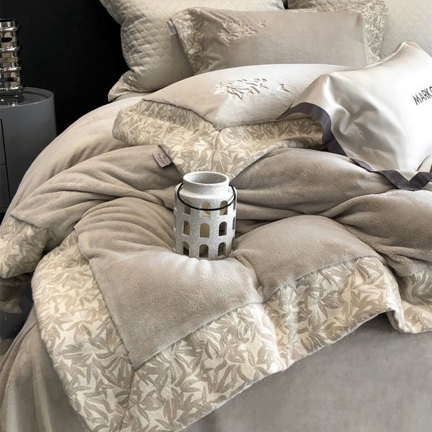 French High Luxury Cloud Feel Warm Bear Ultra Velvet Plant High-End Embroidery Thermal Bedding Home Textile Xianben Na Dreamland_maomaolike.com