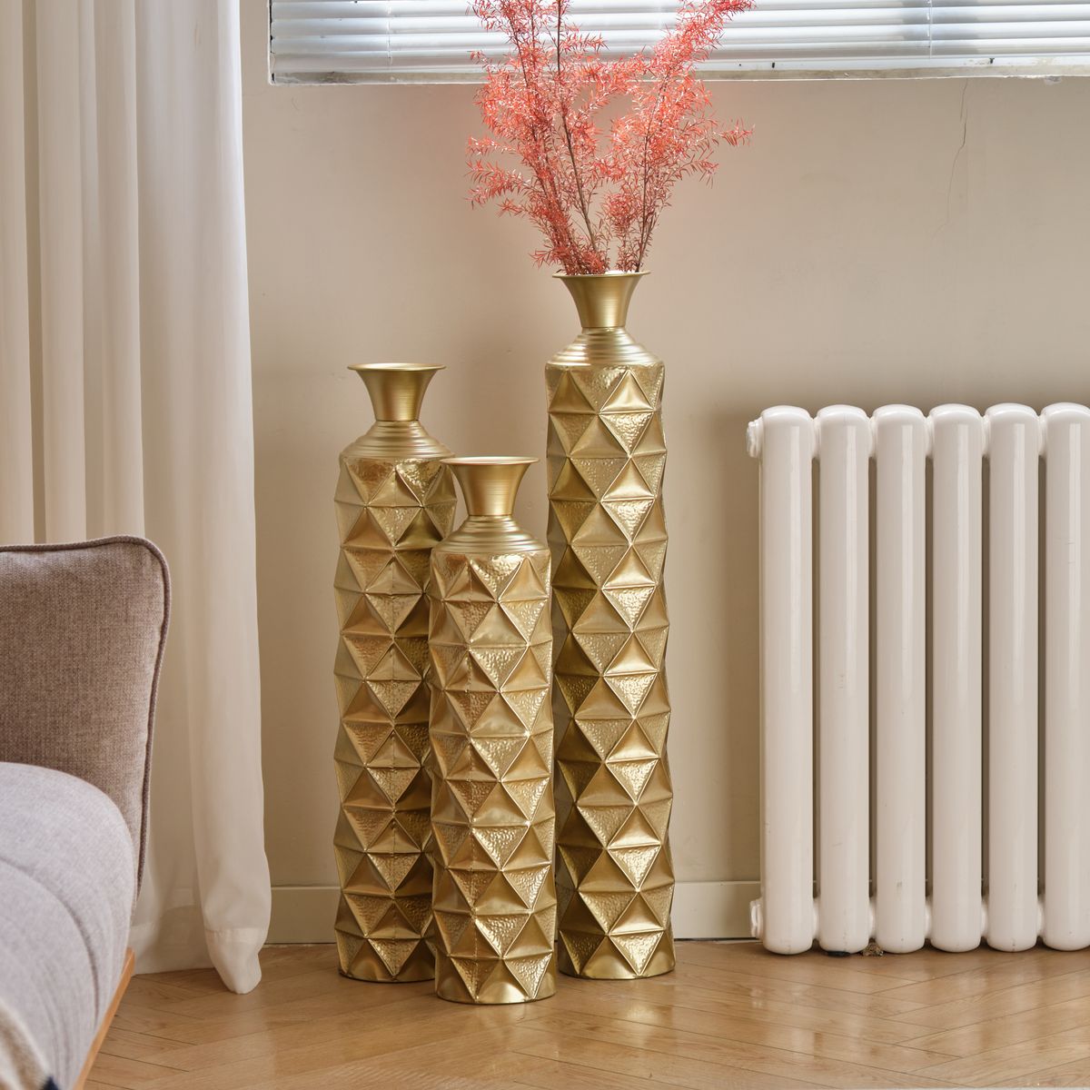 Metal Decorative Vase High Distress Metal Center Vase With 3D Triangle Pattern, Set Of 3 Vases For Home Decoration 33.5 ", 29.5 ", 25.2 "high, Gold_maomaolike.com