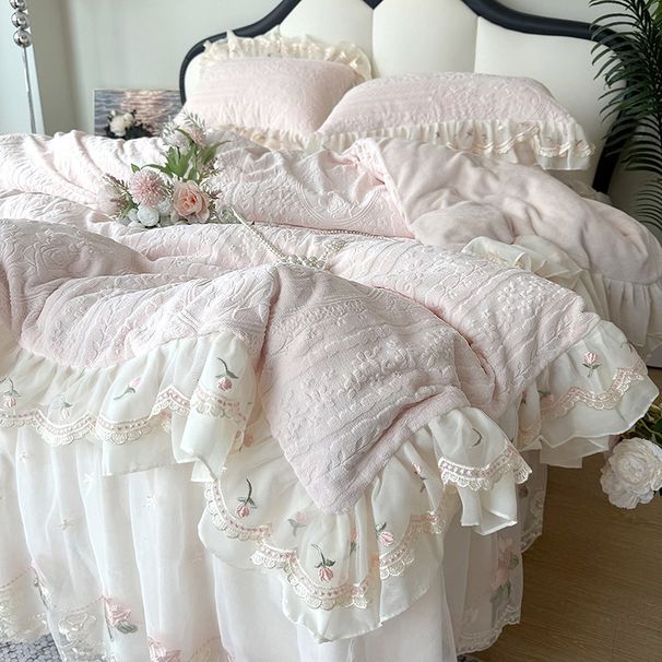 Wholesale Korean Version Milk Velvet Four-Piece Autumn Winter Thickened Lace Edge Flannel Warm Bed Skirt Coral Fleece 4-Piece Set_maomaolike.com