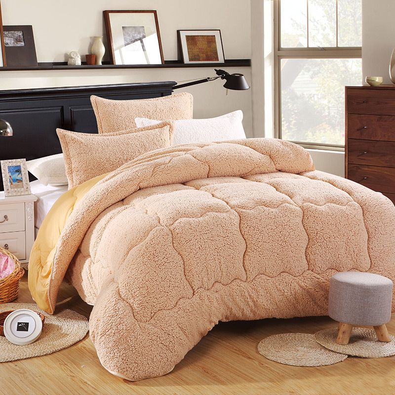 Manufacturer Wholesale Lamb Wool Core Thickened Flannel Winter Student Bedding Adult Cotton Gift Quilt_maomaolike.com