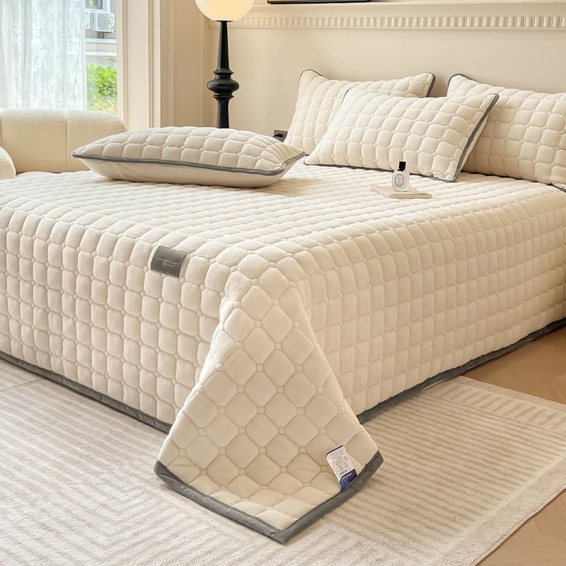 Thickened Milk Velvet Quilted Sheet Coral Fleece Bed Cover Single Piece Flannel Mat Winter Warm Non-Slip Three-Piece Set_maomaolike.com