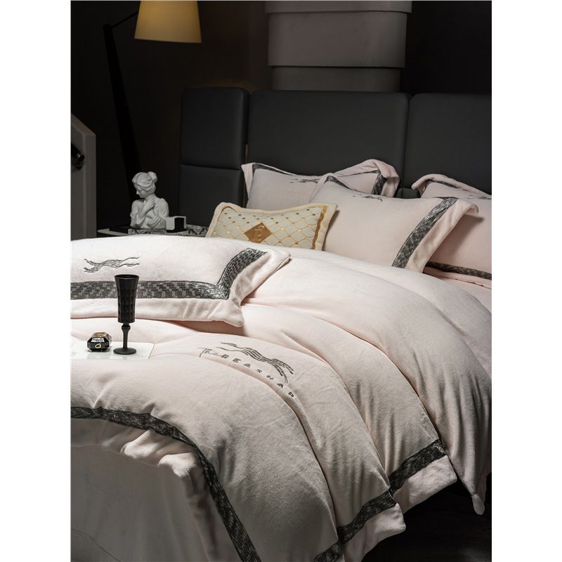 Nordic Light Luxury Winter Class A Milk Velvet Four-Piece Set Anti-Static Thickened Warm Coral Fleece Bedding Gray_maomaolike.com