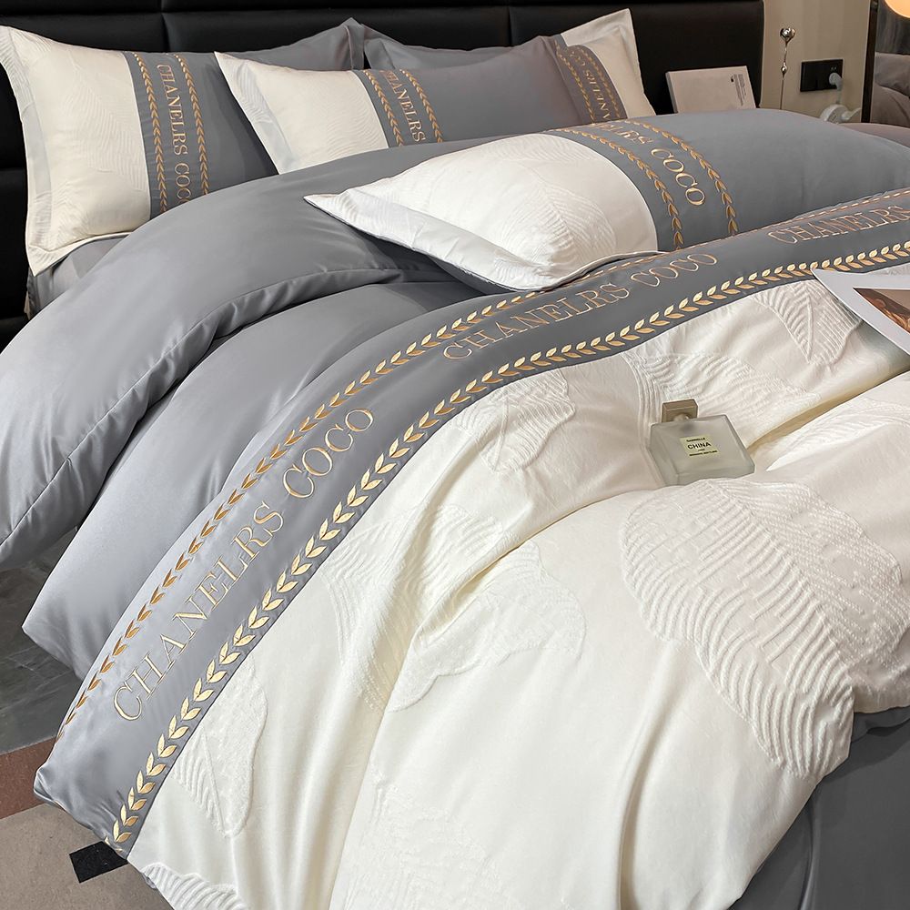 Silky Smooth Ice Silk Summer Bedding Set, Cool Naked Sleep Bed Linen, Optional Three-Piece Four-Piece Duvet Cover Sheet Kit For Household Bedroom
_maomaolike.com