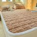Factory Wholesale Thickened Bubble Velvet Quilted Protector Cross-Border E-commerce Export Top-sale Mattress_maomaolike.com