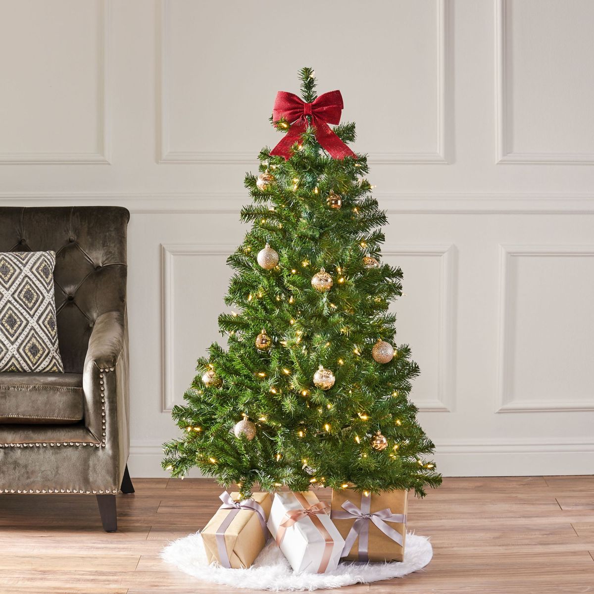 4.5 Ft Hinged Tree With 200 Clear Lights_maomaolike.com