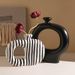 Creative Retro Black And White Striped Ceramic Vase High-end Flower Arrangement Model Living Room Decoration_maomaolike.com
