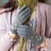 Winter gloves ladies windproof warm light touch screen winter outdoor riding and driving de velvet fabric embroidery_maomaolike.com