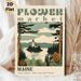 Maine Flower Market Lighthouse & Pine Cone Painting Poster, Vintage Minimalist Coastal Scenery Poster, Serene Nature-inspired Decor Ideal For Living_maomaolike.com