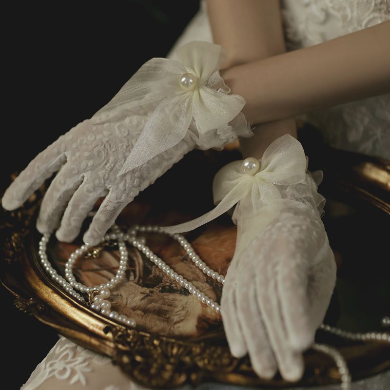 Unisex Bridal lace wedding gloves Milky white short bag five fingers short bow pearl everyday photo_maomaolike.com